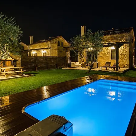5 Stars Villa Svoronata
